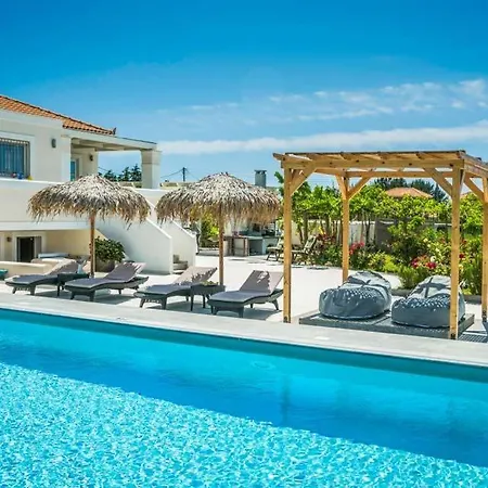 Agia Pelagia Sleeps 6 Pool Air Con Wifi * 斯沃伦塔
